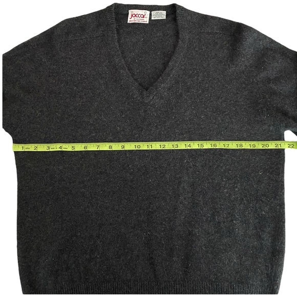 Vintage Jaccar Cashmere Sweater Gray Charcoal V-Neck Size Large 1980 - Picture 9 of 11